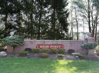 40 Spring Hill Cir, Wayne, NJ 07470