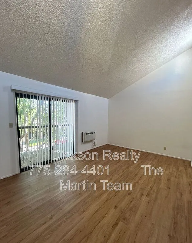Studio, 1.0 bath, 409 sqft, $1,100 — Photo 3