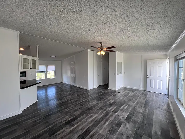 905 Edgar Ct — Photo 12