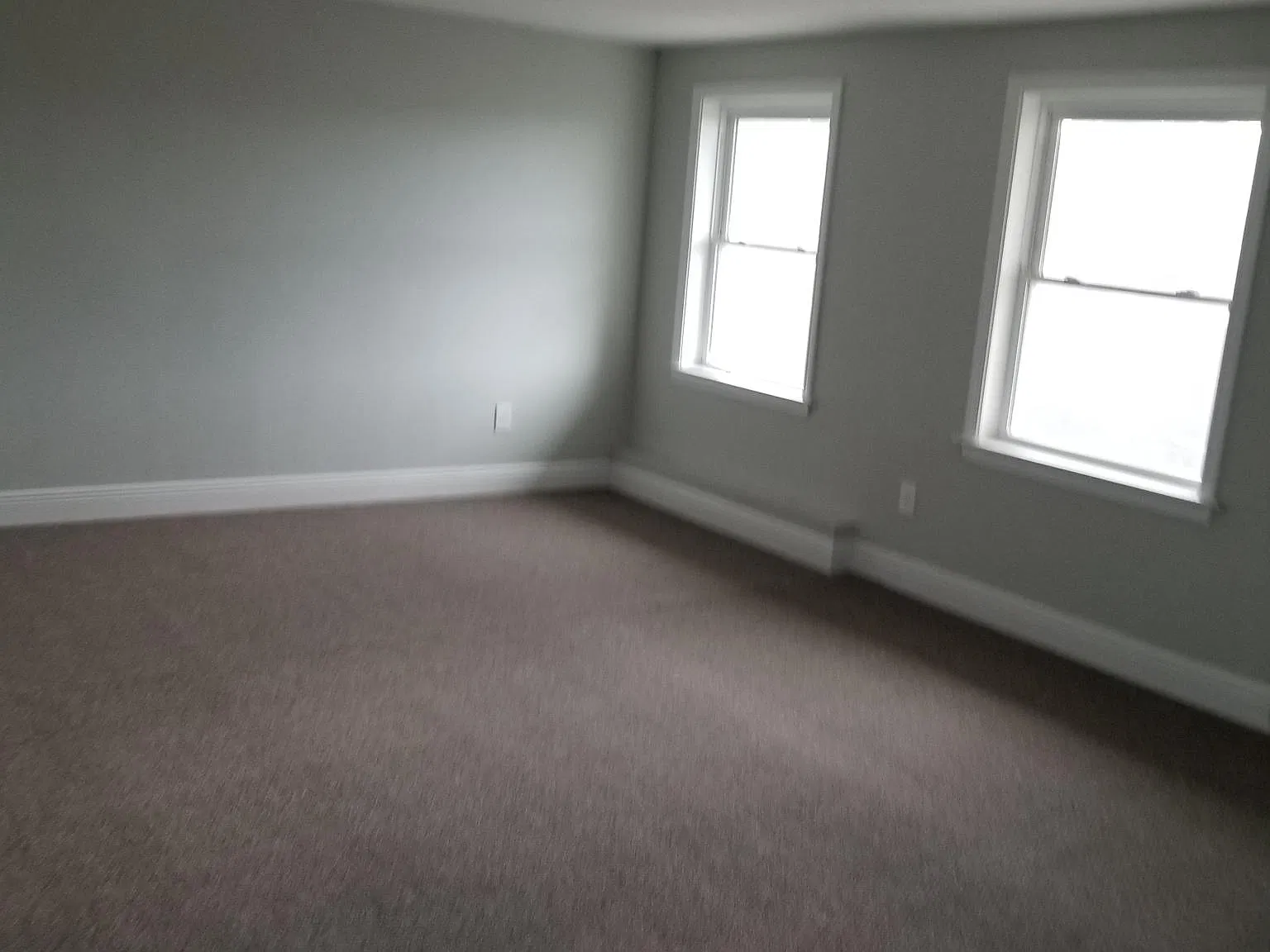 2 bed, 1100 sqft, $1,300 — Photo 4