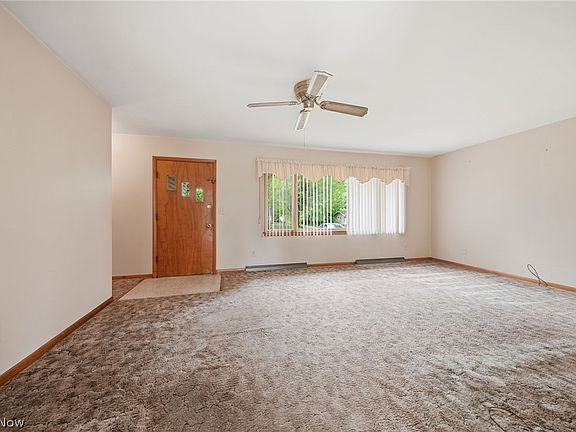 4th image of 1471 Debra Dr