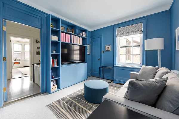 Sold by Compass | media 9