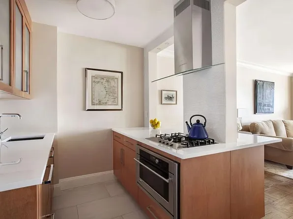 61 Jane St APT 9N, New York, NY 10014