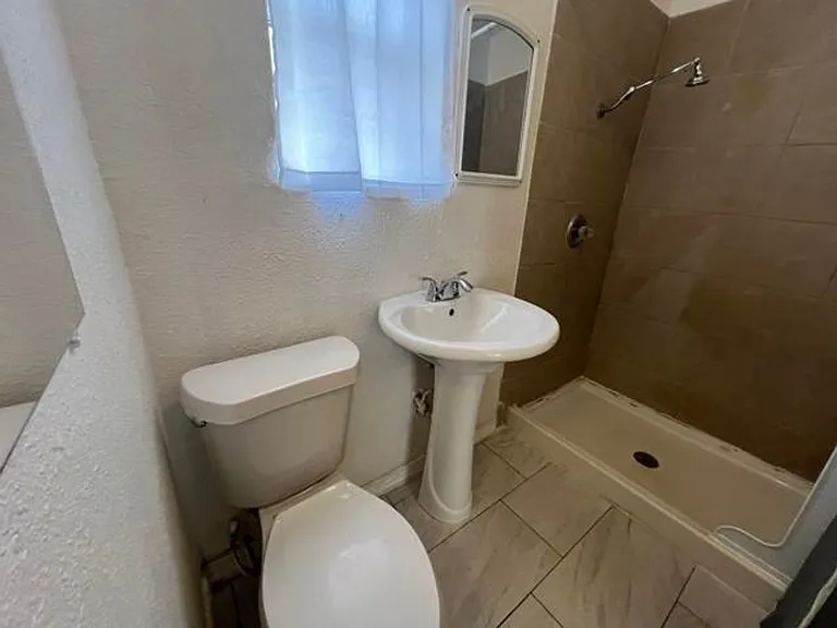 3631 W Salinas St — Photo 7