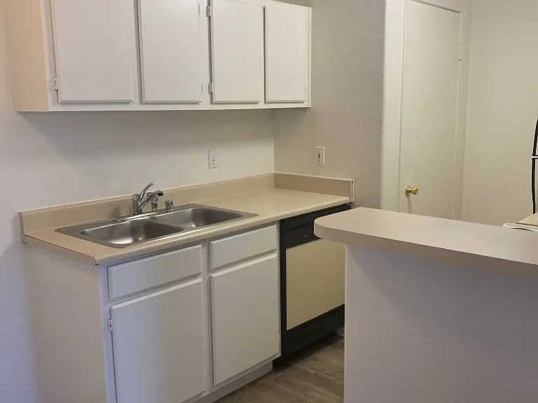 5271 Lindell Rd #201 — Photo 3