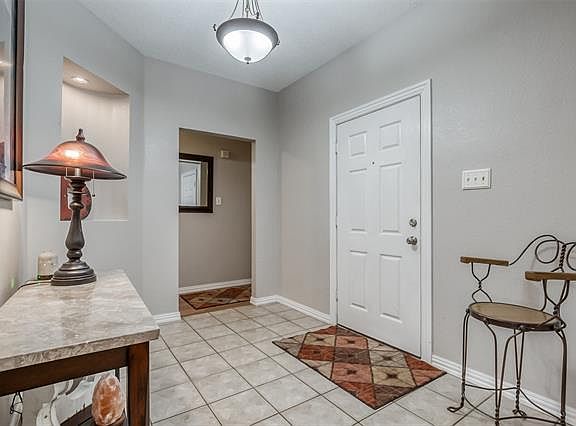 4th image of 1025 Chesterfield Dr