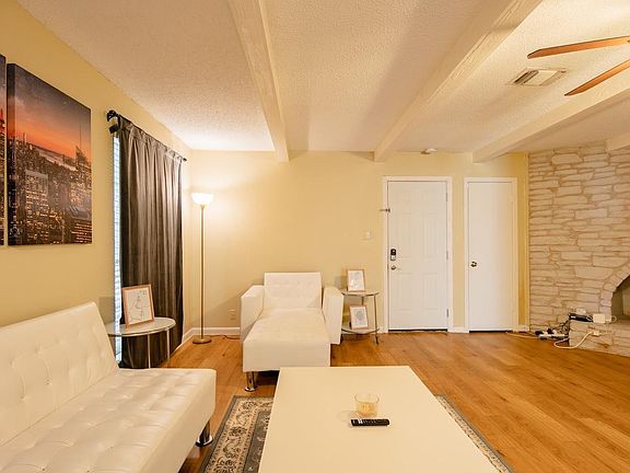 4th image of 1910 Woodland Ave #B