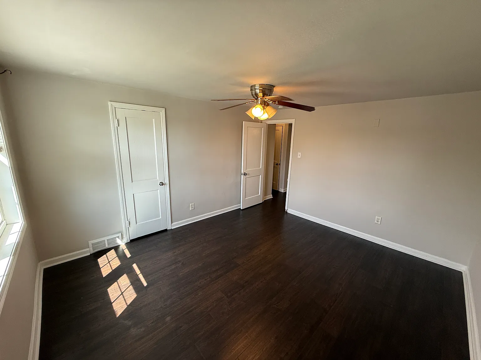 3 bed, 1.0 bath, 1088 sqft, $1,695 — Photo 4
