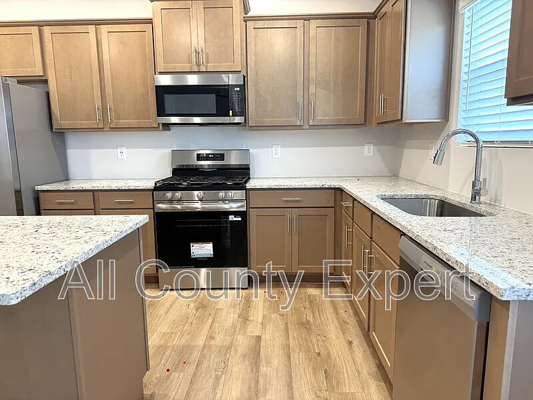 273 Bloomfield Cir — Photo 10