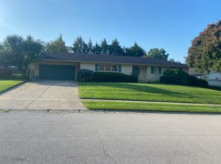 102 Woodford Village Dr, Versailles, KY 40383