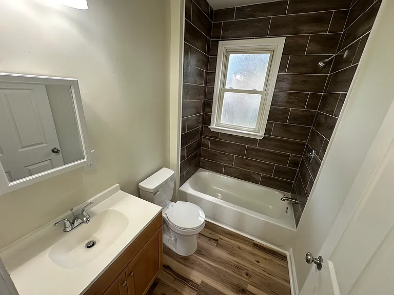 113 Baldwin Ave — Photo 4
