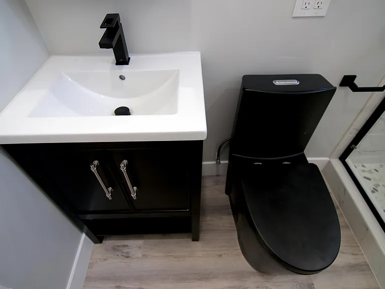 120 Roswell Ave #12 — Photo 25