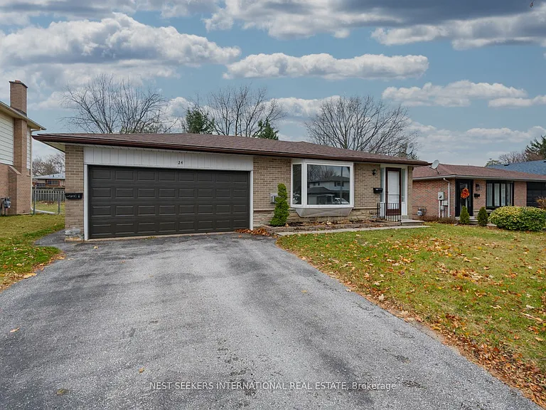 24 Thorncrest Rd — Photo 2