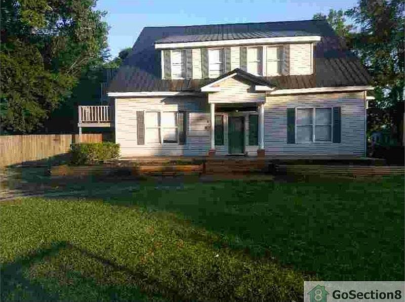 1st image of 611 W Grove Ave