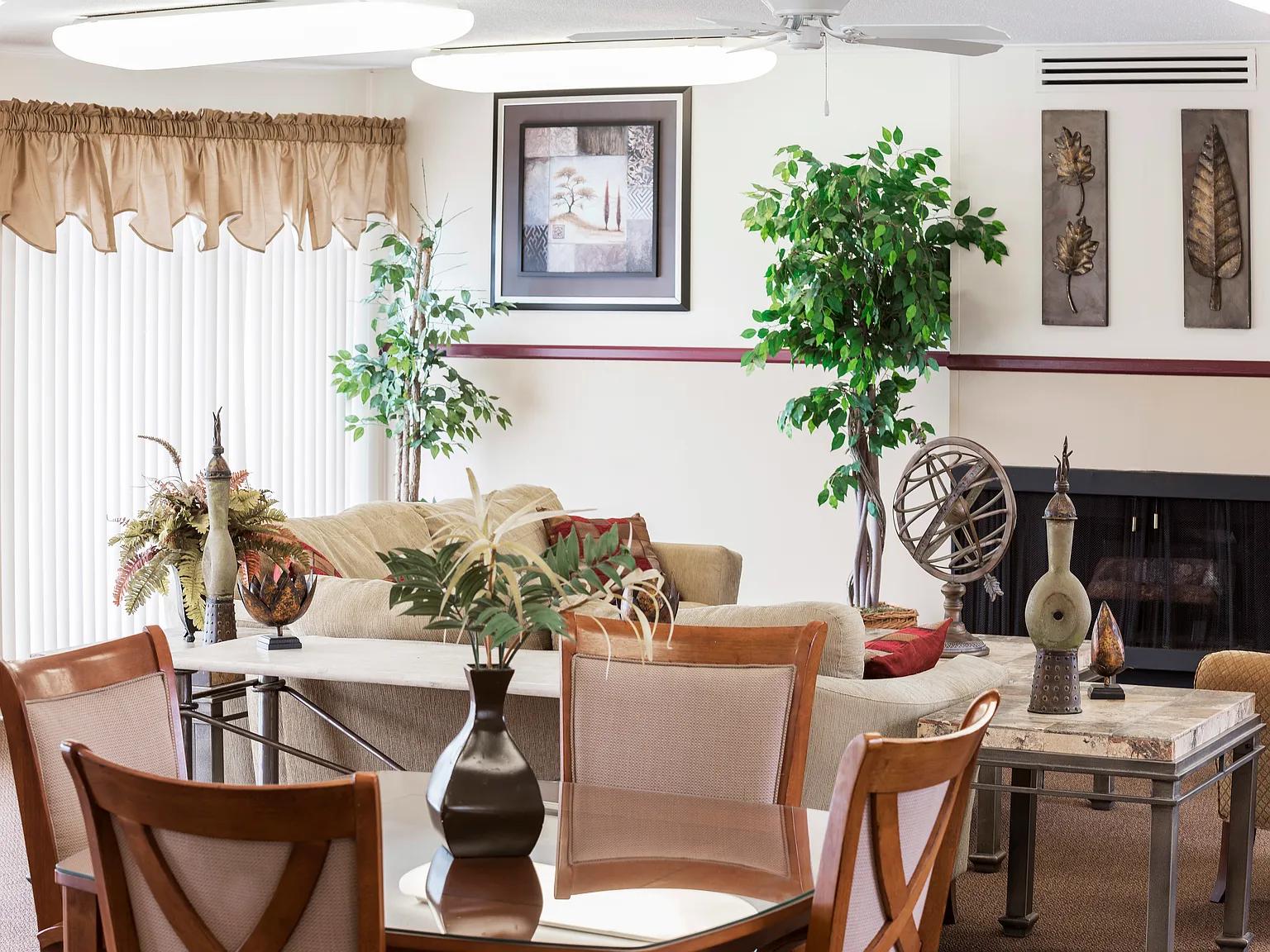 Venoy Pines — Photo 2