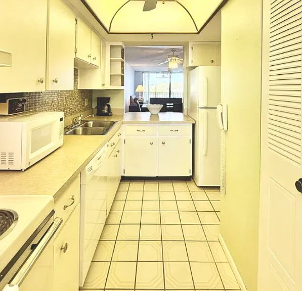 18201 Gulf Blvd #206 — Photo 8