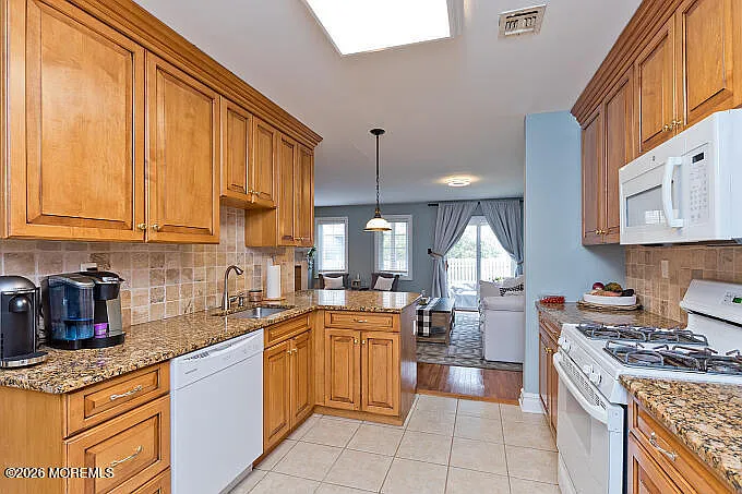 14 Gansett Ct — Photo 12