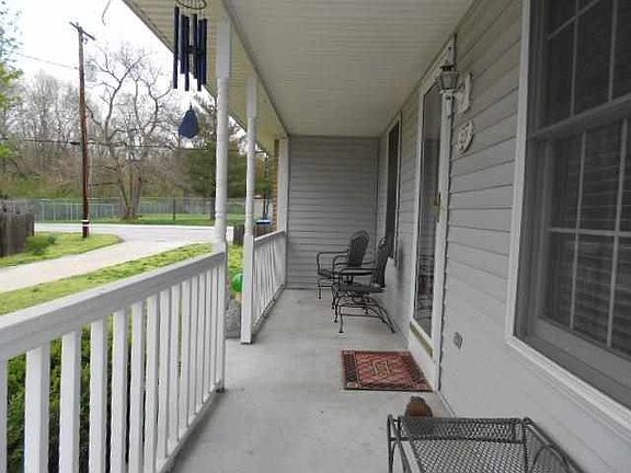 2nd image of 321 S Fruitridge Ave