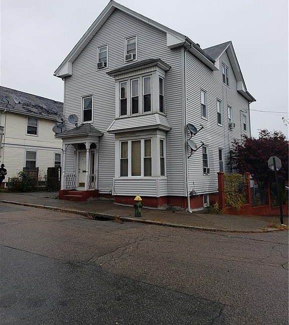 2nd image of 27 Sears Ave