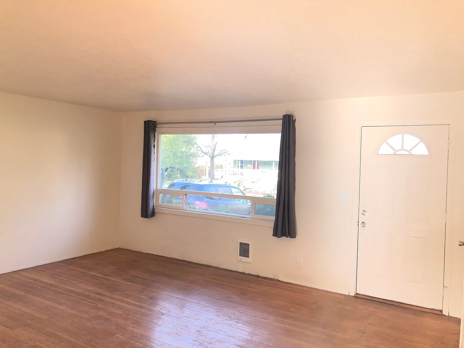 4 bed, 1500 sqft, $2,245 — Photo 2