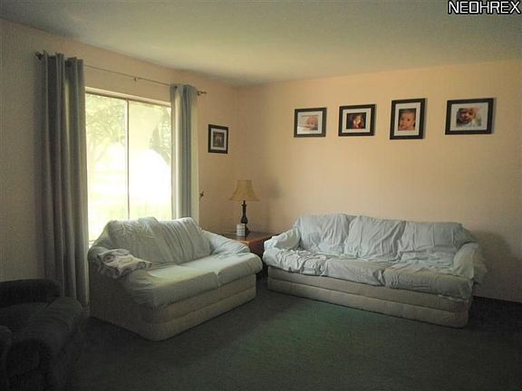 5th image of 26940 Oxford Park Ln