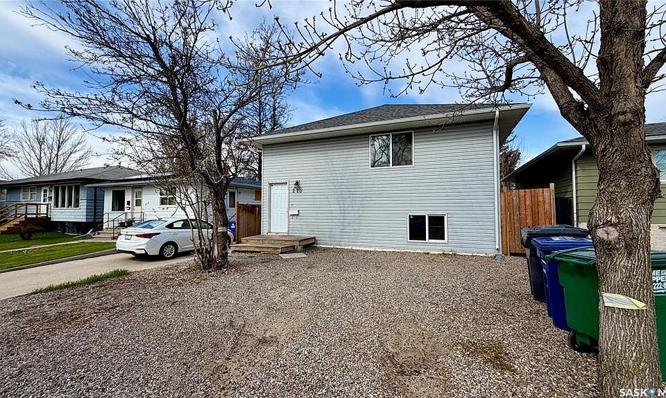 1st image of 215 V AVENUE N
