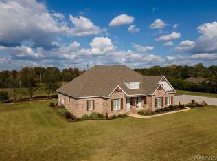 2033 Eh Hunt Dr, Deatsville, AL 36022
