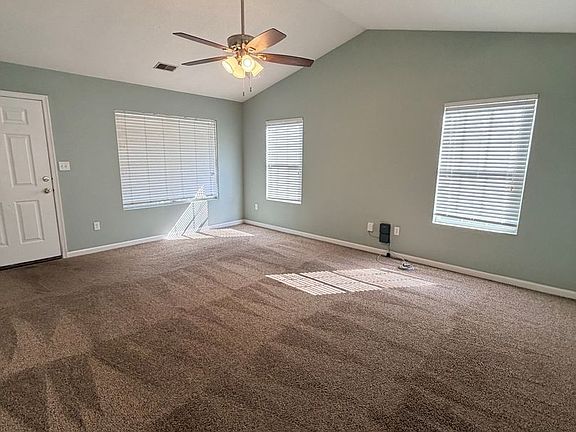 4th image of 412 Sproles Ave E
