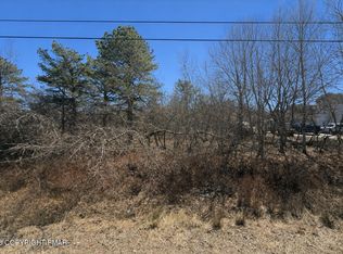 617 Center Dr, Blakeslee, PA 18610