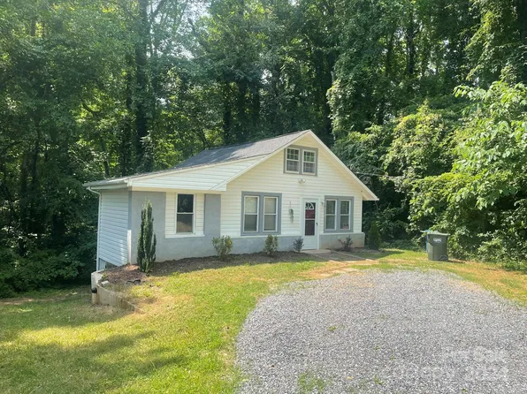 812 4th Street Pl SE, Hickory, NC 28602