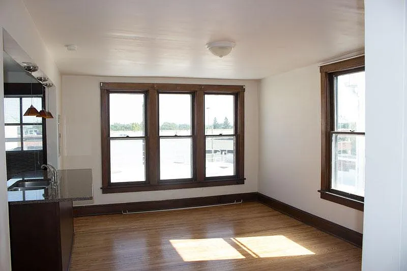 2 bed, 1200 sqft, $1,400 — Photo 3