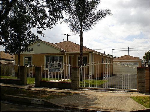 1st image of 9767 Woodale Ave