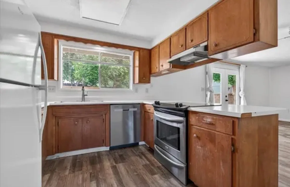 3 bed, 1630 sqft, $2,150 — Photo 3