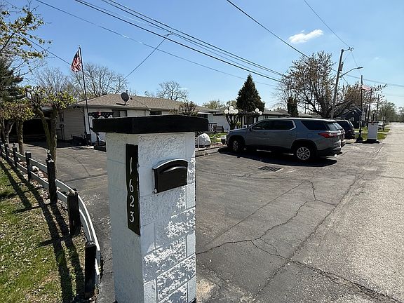 4th image of 1623 S Grant Ave