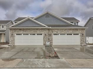 3926 Summer Sage Ct, Champaign, IL 61822
