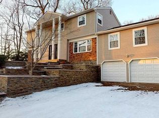 443 Wolf Hill Rd, Dix Hills, NY 11746
