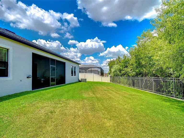 31470 Fairhill Dr — Photo 10