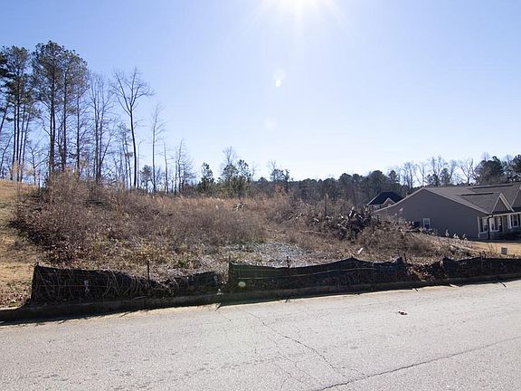 2nd image of 132 Five Oaks Dr