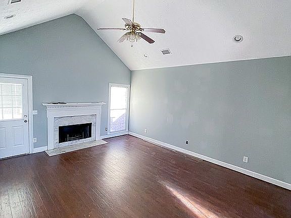 3rd image of 99 Lee Road 2078