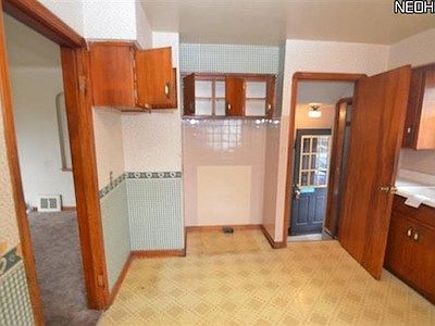 3rd image of 5714 Behrwald Ave