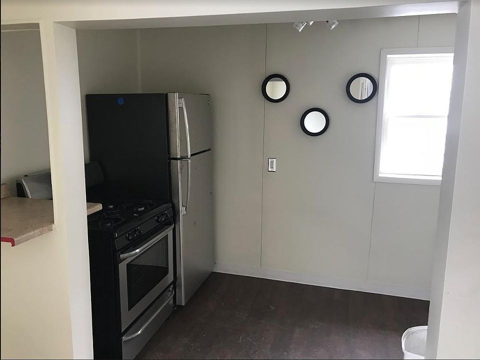 2nd image of 48 Elmwood Ave