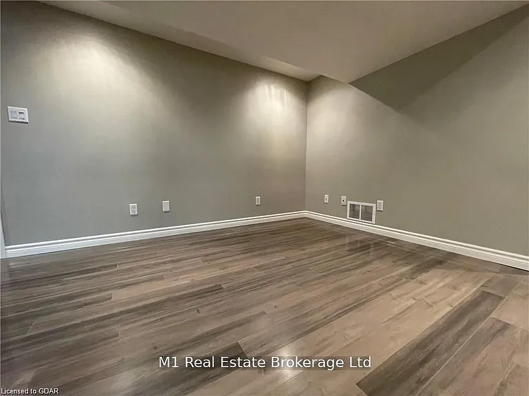 25 Promenade Rd #LOWER — Photo 8