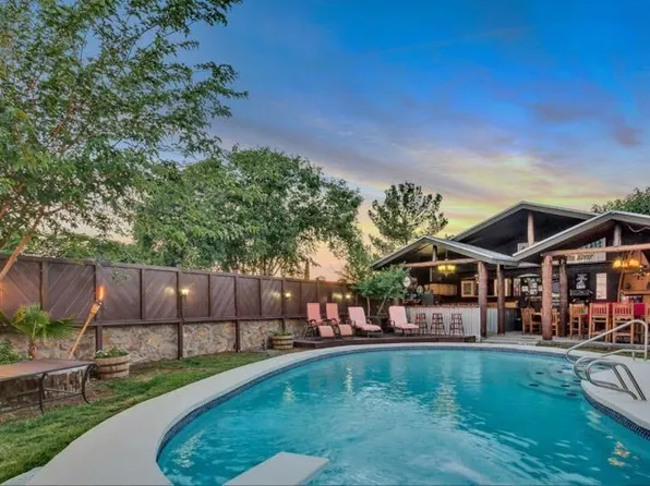 437 Penroy Ln, Horizon City, TX 79928