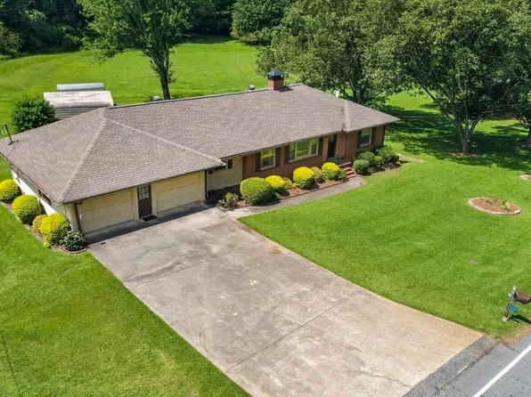 2069 Elmwood Cir, Snellville, GA 30078