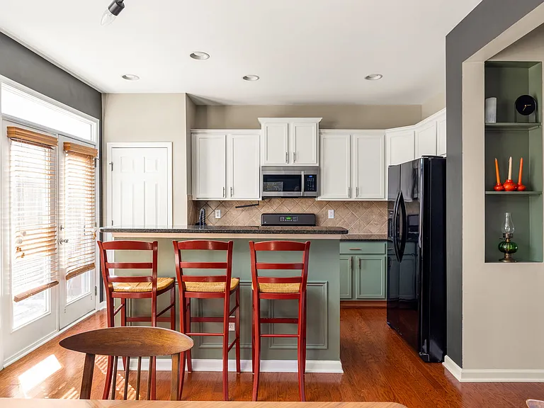 813 Charles Bank Ave SE — Photo 13