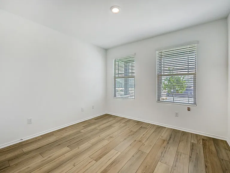 171 Mendoza — Photo 8