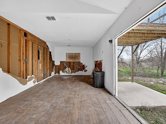 4th image of 11223 Tom Sassman Rd