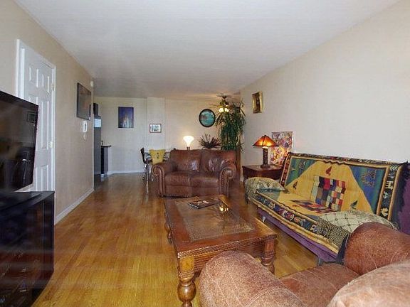 5th image of 5700 Arlington Ave APT 22C