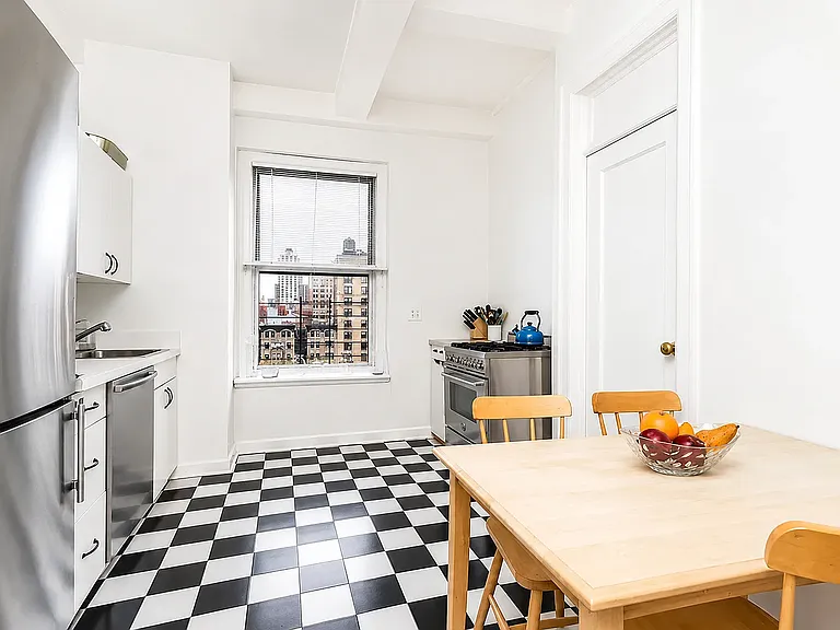 650 W End Ave #9C — Photo 1