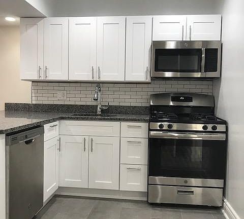 2nd image of 1856 N Winchester Ave #1N